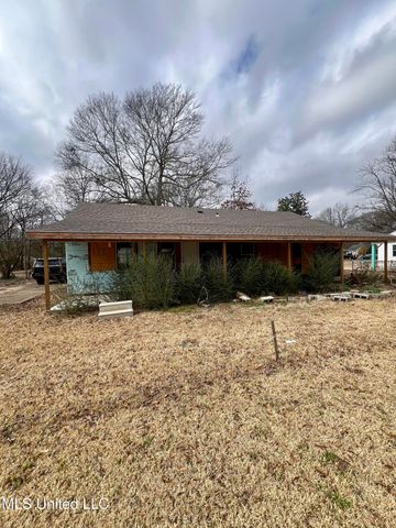 204 Deaton Street, Batesville, MS 38606
