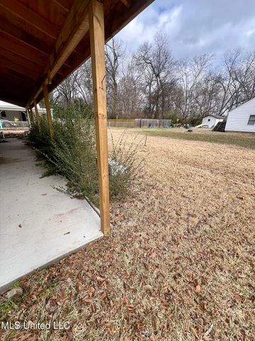204 Deaton Street, Batesville, MS 38606