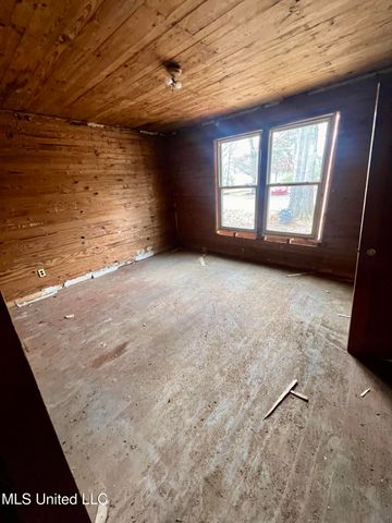 204 Deaton Street, Batesville, MS 38606