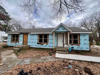 204 Deaton Street, Batesville, MS 38606