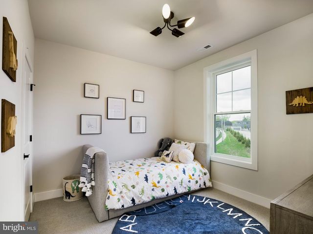 334 FOXTAIL LN, Newtown Square, PA 19073