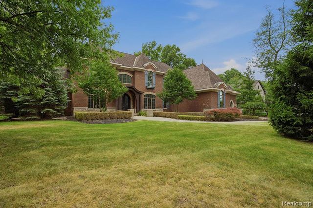 2707 Turtle Lake Drive, Bloomfield Hills, MI 48302