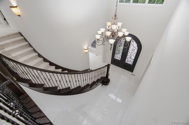 2707 Turtle Lake Drive, Bloomfield Hills, MI 48302
