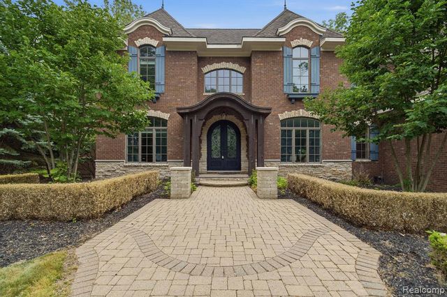 2707 Turtle Lake Drive, Bloomfield Hills, MI 48302