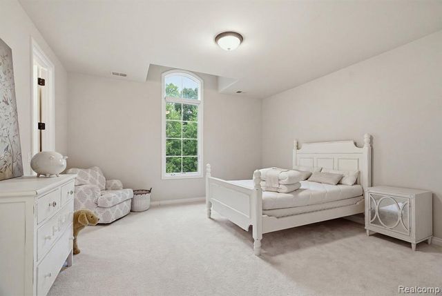 2707 Turtle Lake Drive, Bloomfield Hills, MI 48302