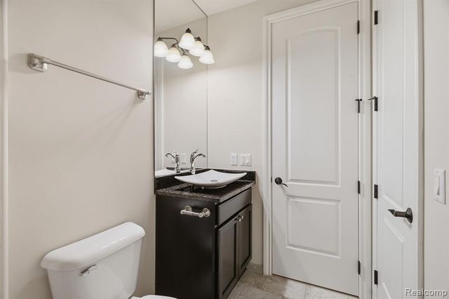 2707 Turtle Lake Drive, Bloomfield Hills, MI 48302