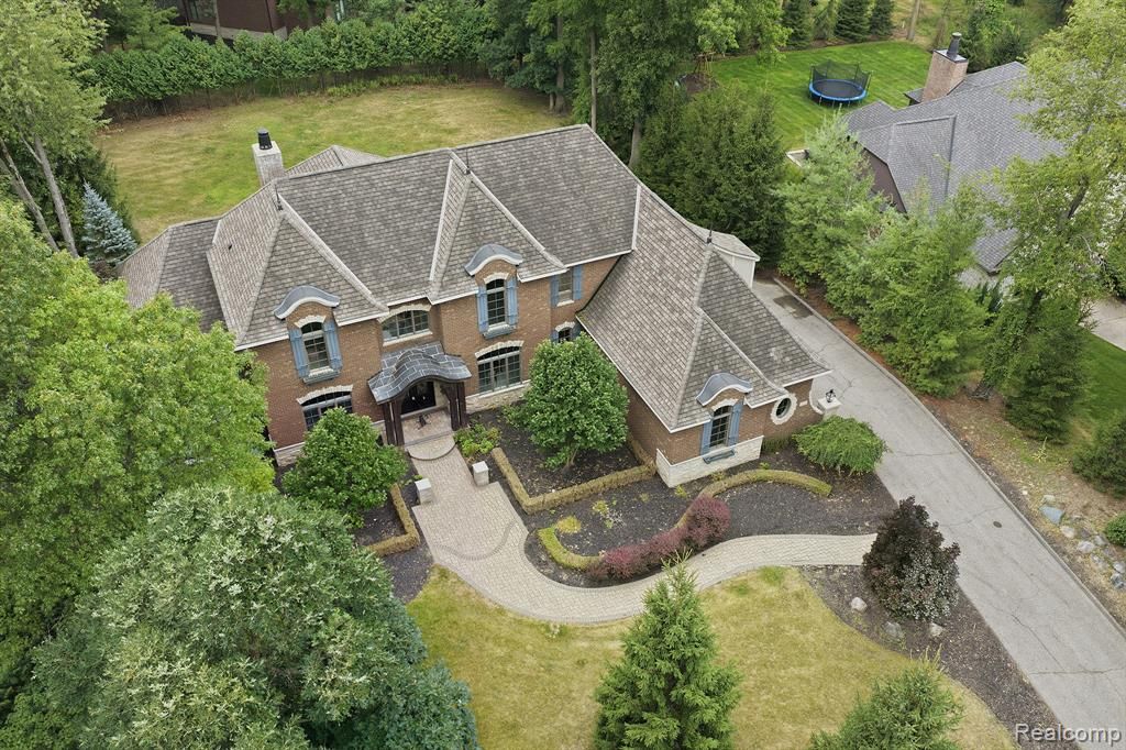 2707 Turtle Lake Drive, Bloomfield Hills, MI 48302