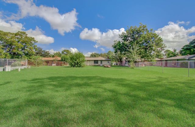 947 W Bertrand Street, Houston, TX 77088