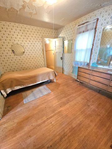 920 E Evergreen Street, Isle, MN 56342