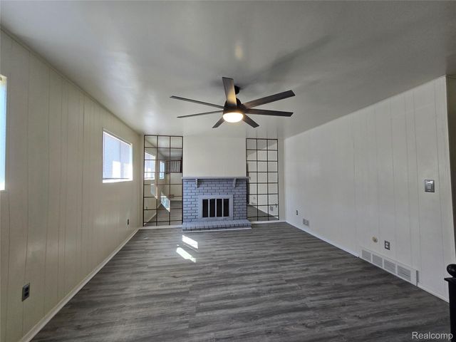 33828 Stonewood Drive, Sterling Heights, MI 48312