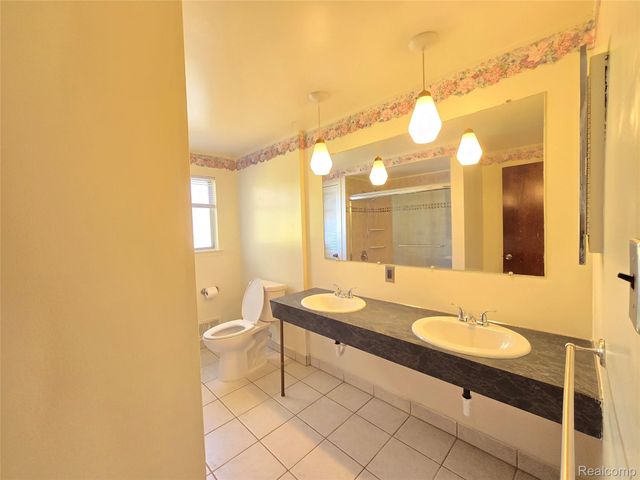 33828 Stonewood Drive, Sterling Heights, MI 48312