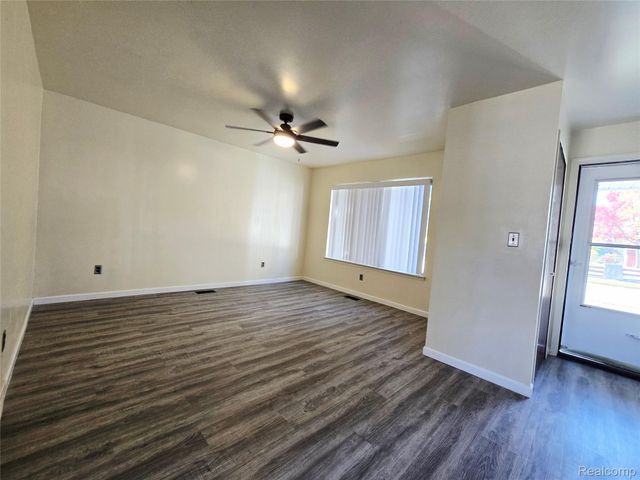 33828 Stonewood Drive, Sterling Heights, MI 48312