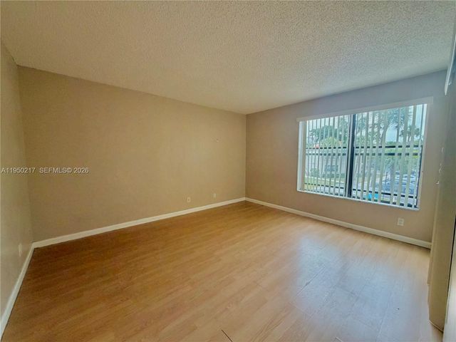 2320 S Cypress Bend Dr 206, Pompano Beach, FL 33069