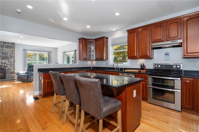 151 Drum Rock Avenue Avenue, Warwick, RI 02886