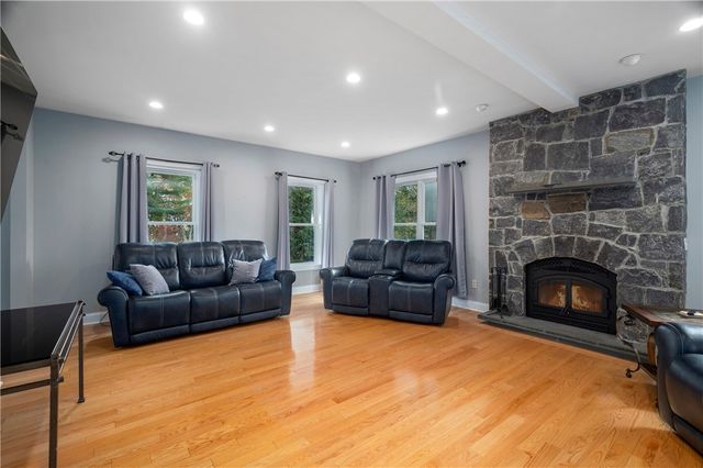 151 Drum Rock Avenue Avenue, Warwick, RI 02886