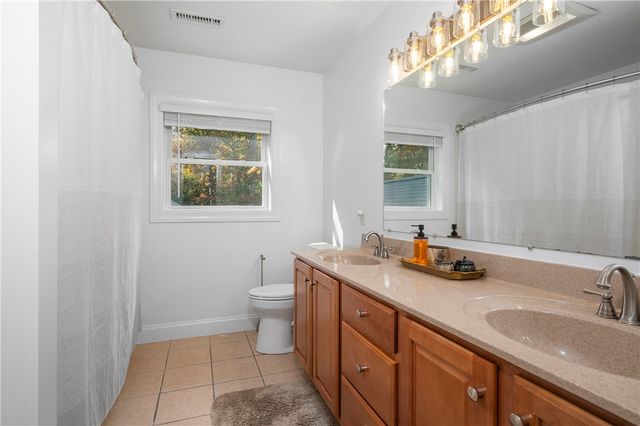 151 Drum Rock Avenue Avenue, Warwick, RI 02886