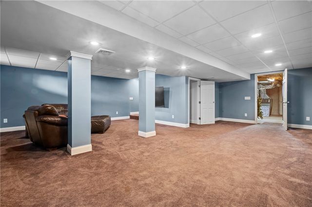 151 Drum Rock Avenue Avenue, Warwick, RI 02886