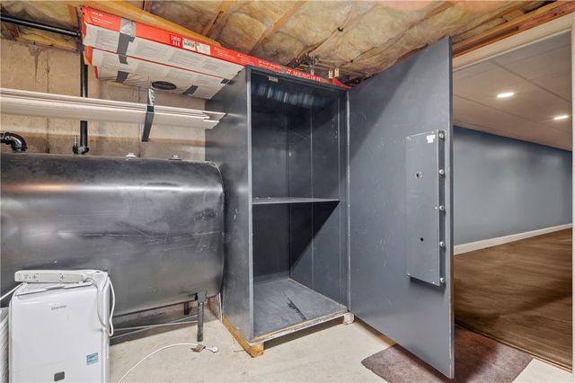 151 Drum Rock Avenue Avenue, Warwick, RI 02886