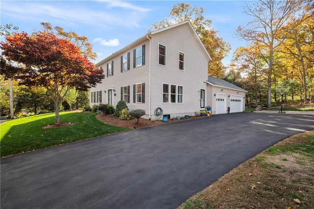 151 Drum Rock Avenue Avenue, Warwick, RI 02886