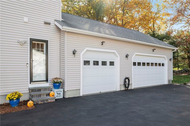 151 Drum Rock Avenue Avenue, Warwick, RI 02886