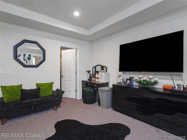 24869 Ivy, Novi, MI 48375