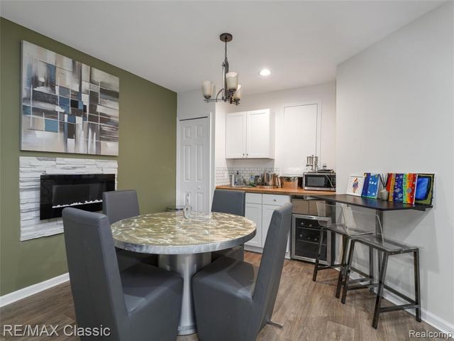 24869 Ivy, Novi, MI 48375
