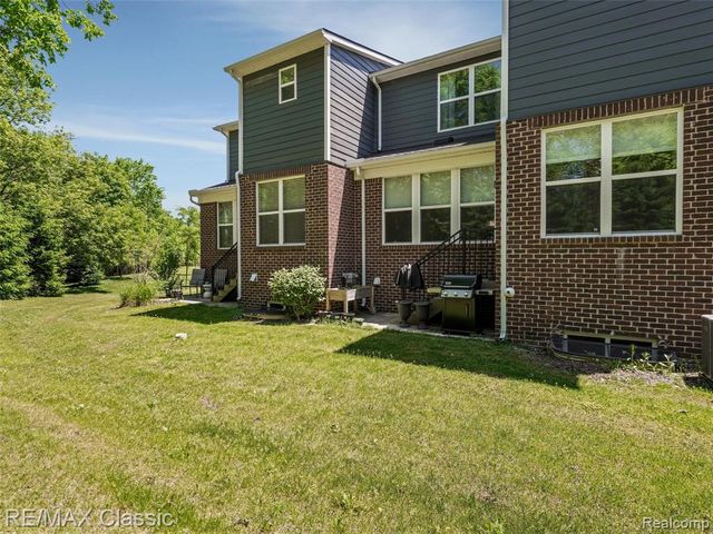 24869 Ivy, Novi, MI 48375