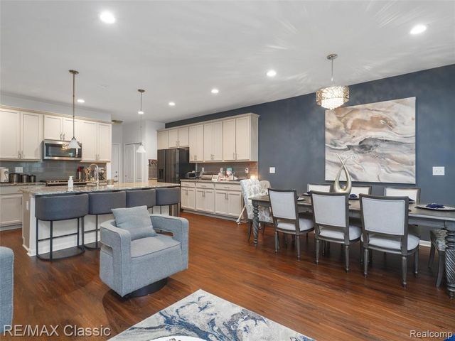 24869 Ivy, Novi, MI 48375