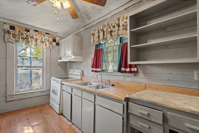 210 S Center Street, Perry, FL 32347