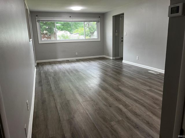 54690 Maple Lane Avenue, South Bend, IN 46635