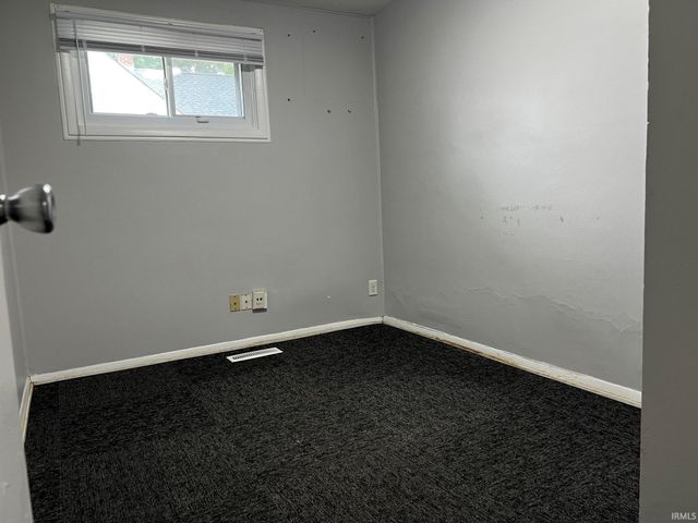 54690 Maple Lane Avenue, South Bend, IN 46635