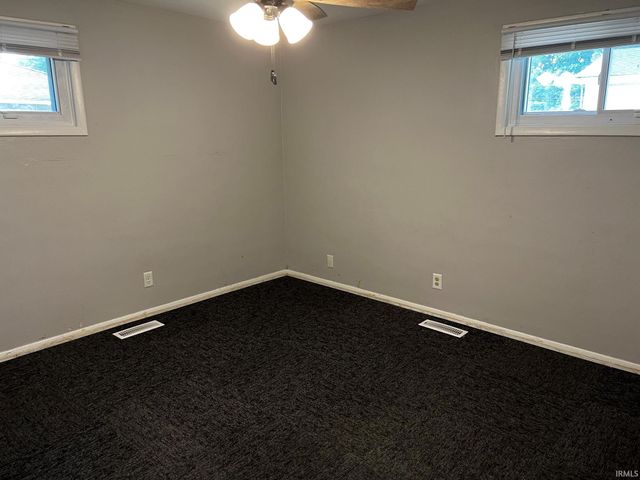 54690 Maple Lane Avenue, South Bend, IN 46635