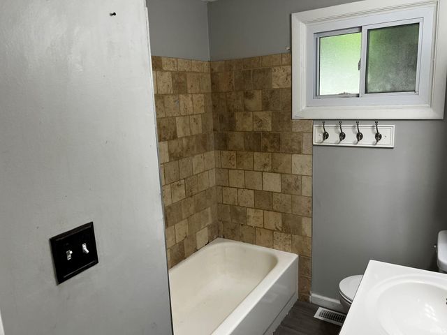 54690 Maple Lane Avenue, South Bend, IN 46635