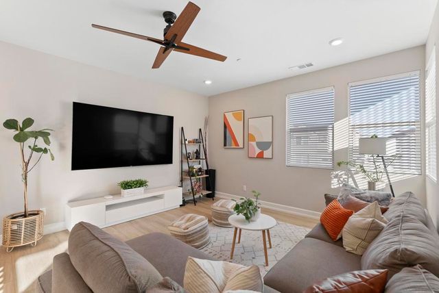 942 Lindbergh Dr, San Marcos, CA 92069