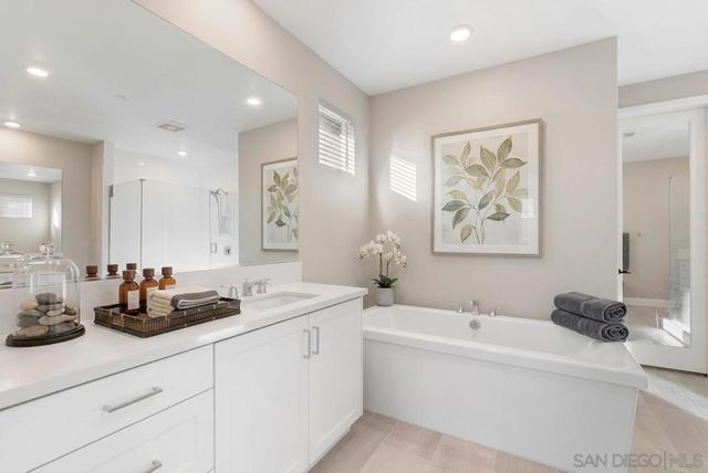 942 Lindbergh Dr, San Marcos, CA 92069