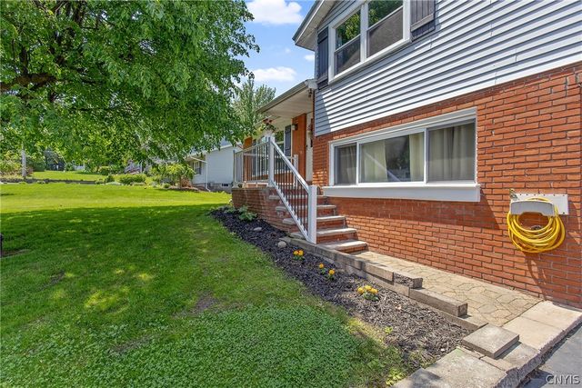 7 Devon Place, Camillus, NY 13031