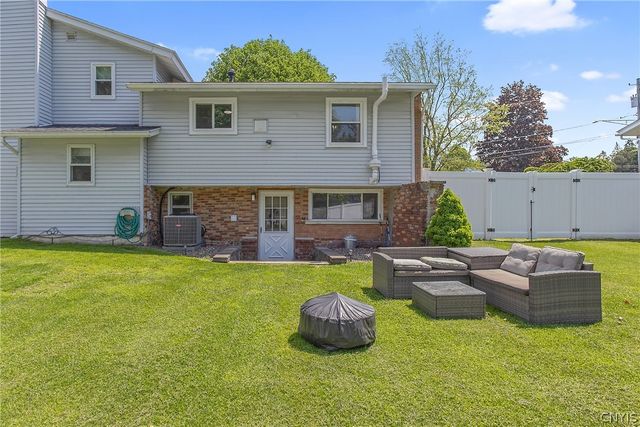 7 Devon Place, Camillus, NY 13031