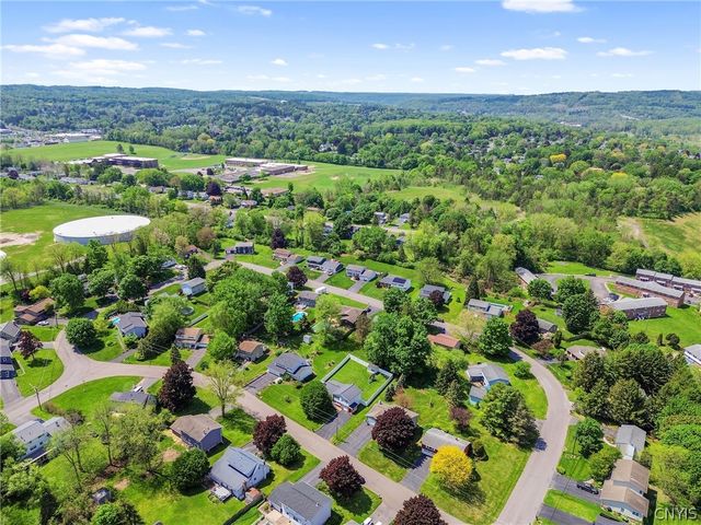 7 Devon Place, Camillus, NY 13031