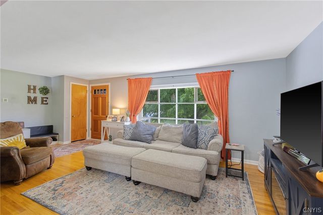 7 Devon Place, Camillus, NY 13031