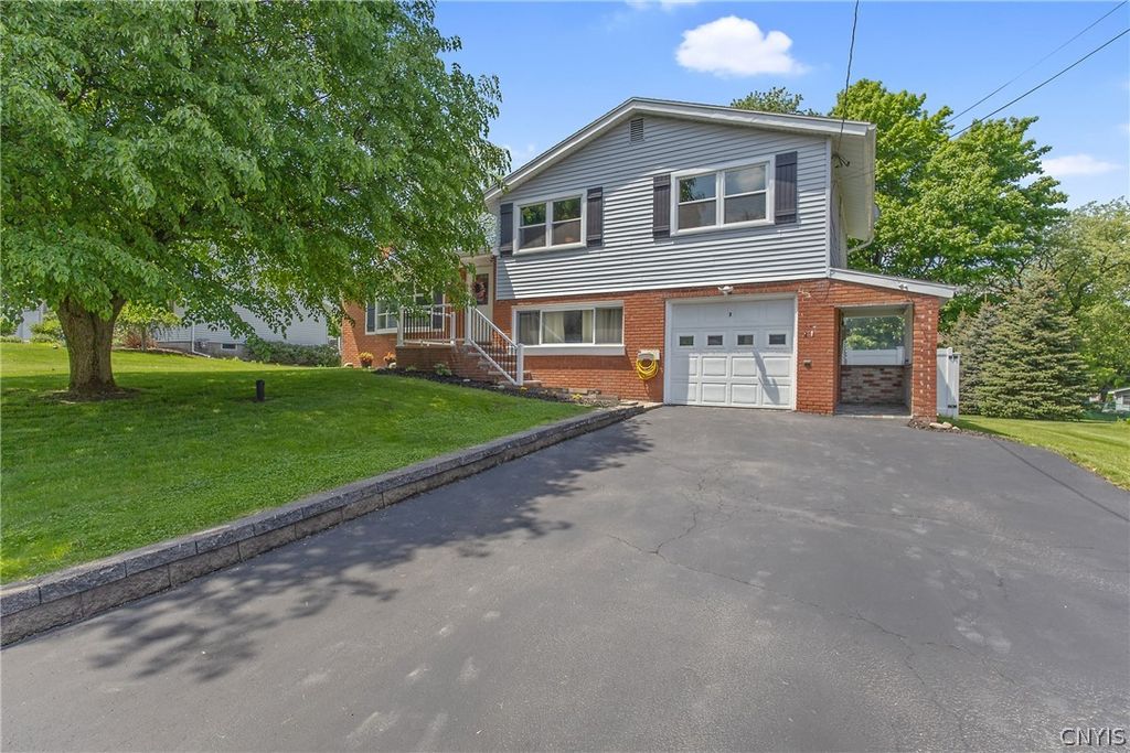 7 Devon Place, Camillus, NY 13031