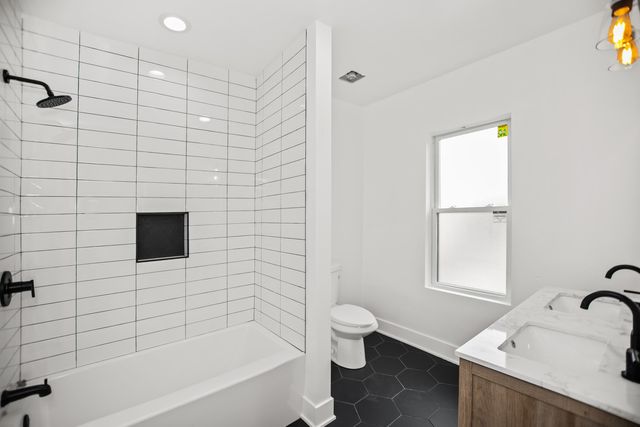 817 W 51st Place, Chicago, IL 60609