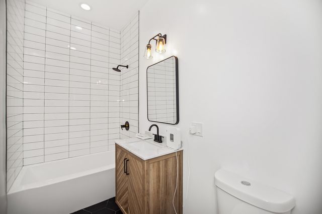 817 W 51st Place, Chicago, IL 60609