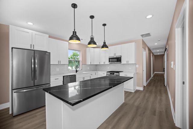 817 W 51st Place, Chicago, IL 60609
