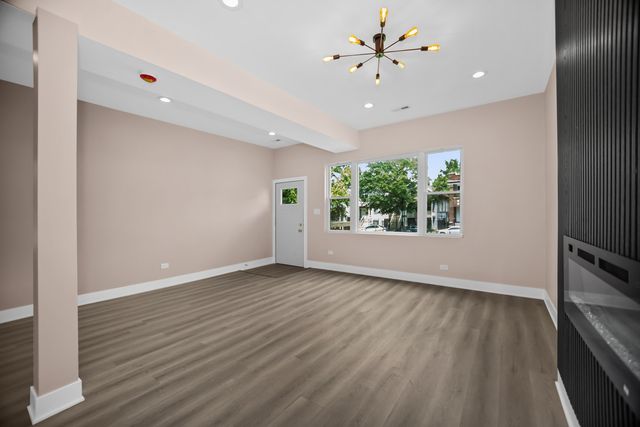 817 W 51st Place, Chicago, IL 60609