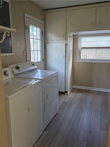 604 Sandy Springs LN, Virginia Beach, VA 23452