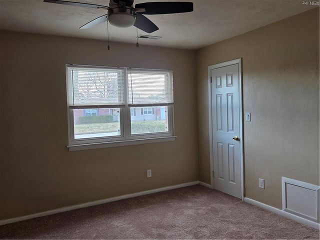 604 Sandy Springs LN, Virginia Beach, VA 23452