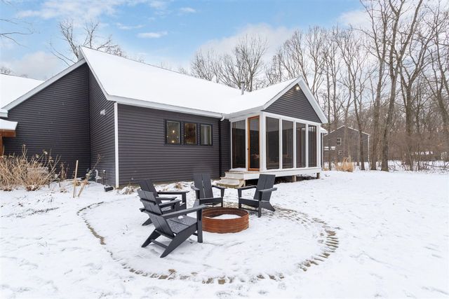 3175 Light House Way, Saugatuck, MI 49453