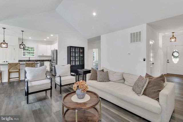 6264 ENON SCHOOL RD, Marshall, VA 20115