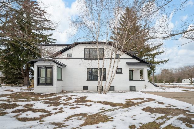 312 S Whittaker Street, New Buffalo, MI 49117