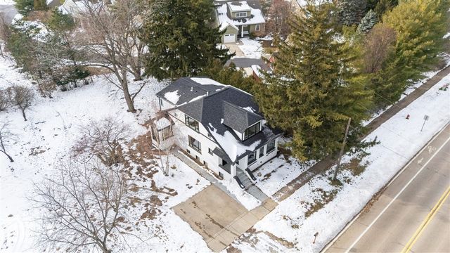 312 S Whittaker Street, New Buffalo, MI 49117